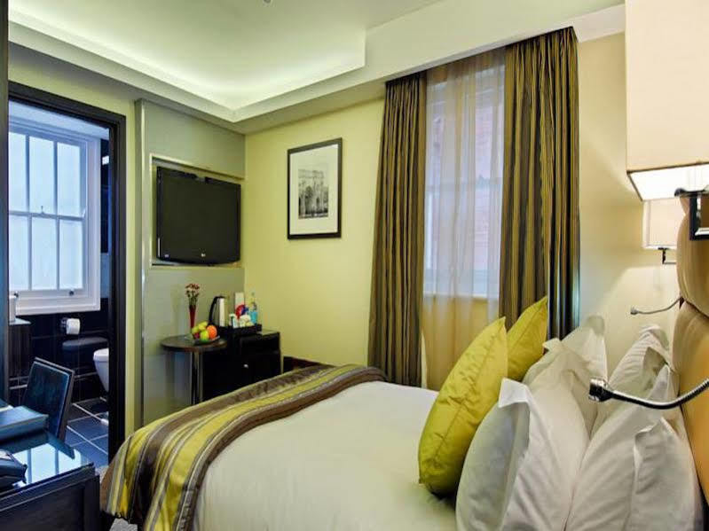 Park Grand Mayfair London Exterior photo A room at the hotel