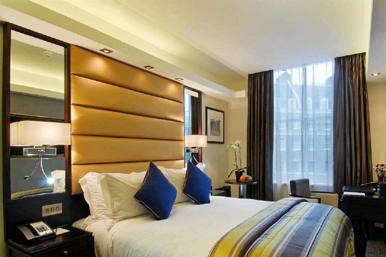 Park Grand Mayfair London Exterior photo A bedroom at the hotel